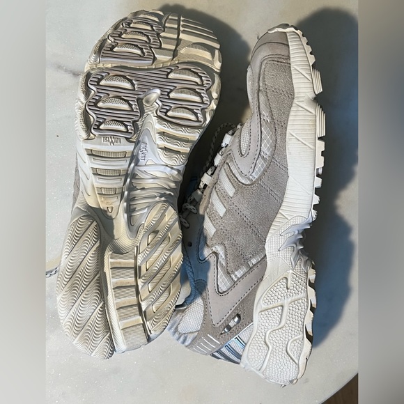 Like new Adidas White Torsion sneakers - Picture 3 of 4